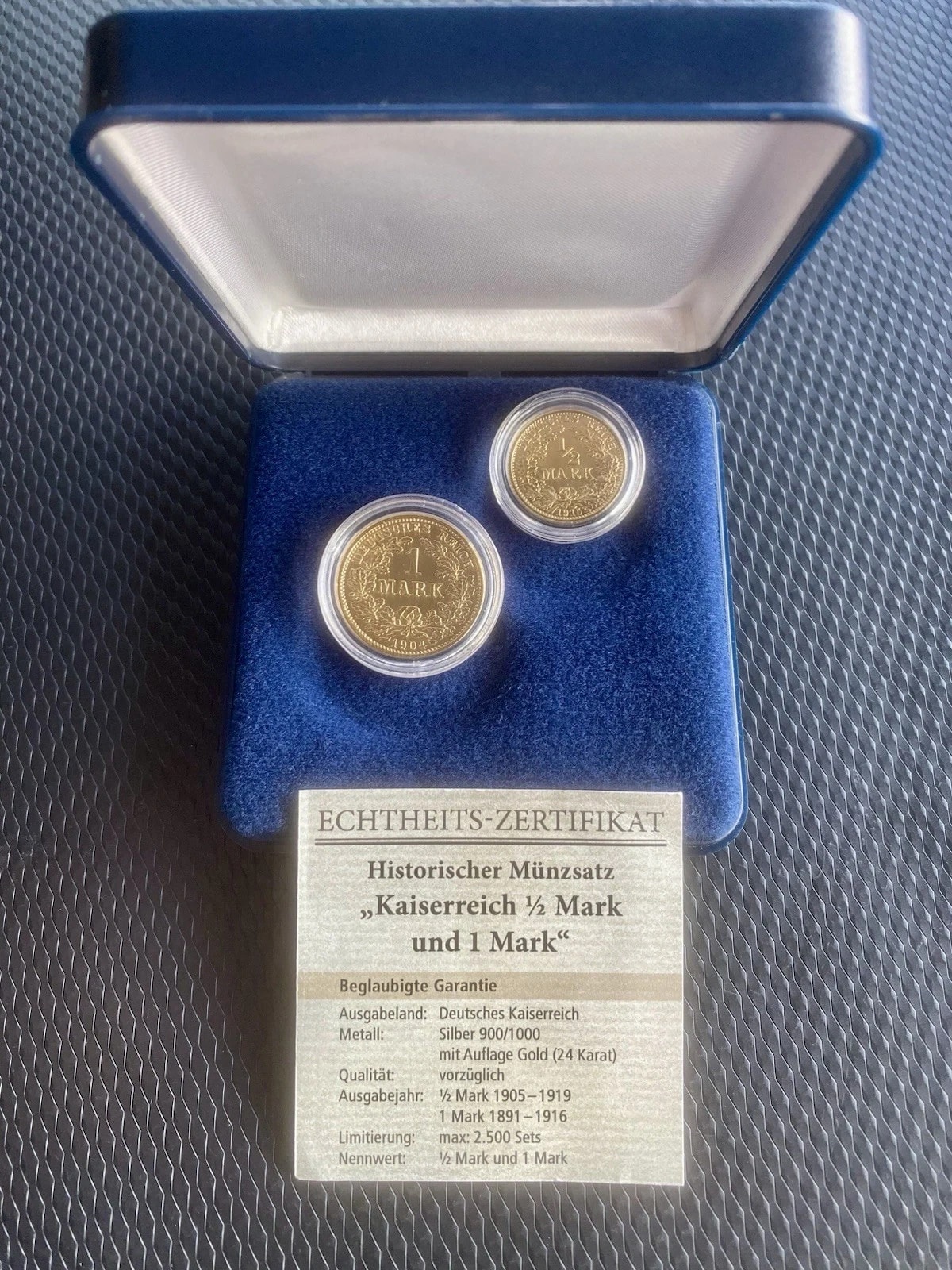 Набор монет: 1 Mark 1904 D & 1/2 Mark 1915 A — Golded — Limited Edition, Германская империя, 1904, серебро, состояние UNC — аверс