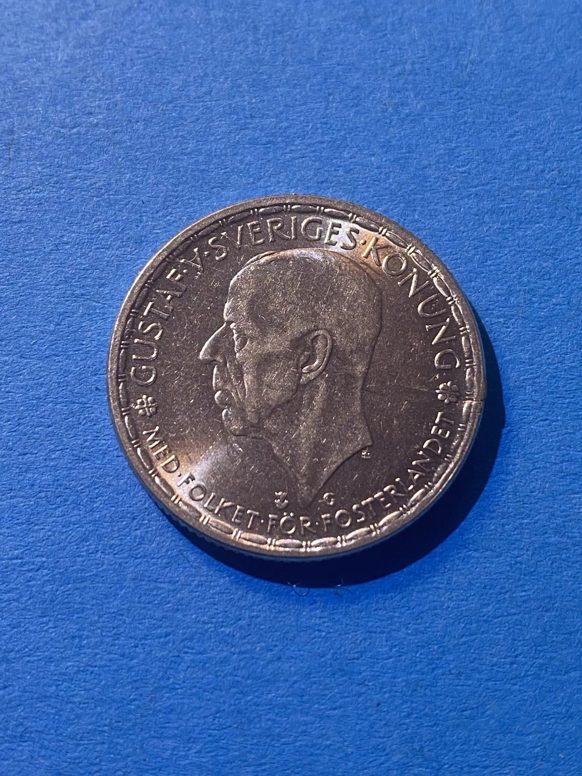 Швеция 1 корона 1943 — серебряная монета Густава V (KM# 814) — консервация STGL/VZ, Швеция, 1943, серебро, состояние UNC — аверс