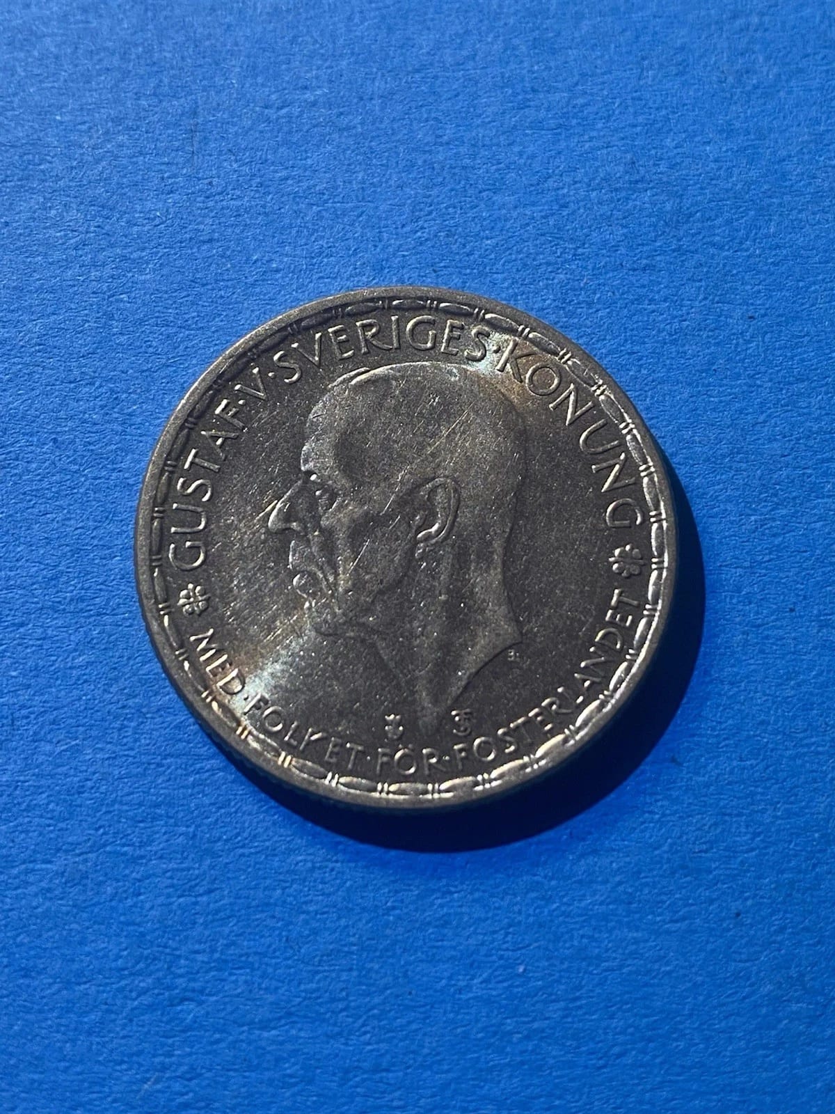Швеция 1 крона 1949 - Густав V Серебряная монета (KM # 814) - Сохранение STGL / VZ, Швеция, 1949, серебро, состояние AU — аверс