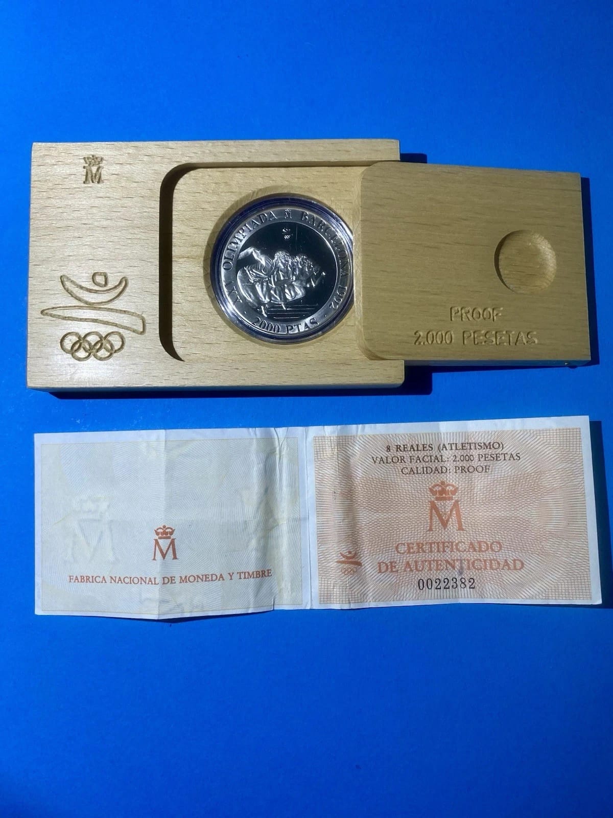 Испания 2000 Песетас 1992 — Серебро 925 — Летние Олимпийские игры, Испания, 1992, серебро, состояние UNC — аверс