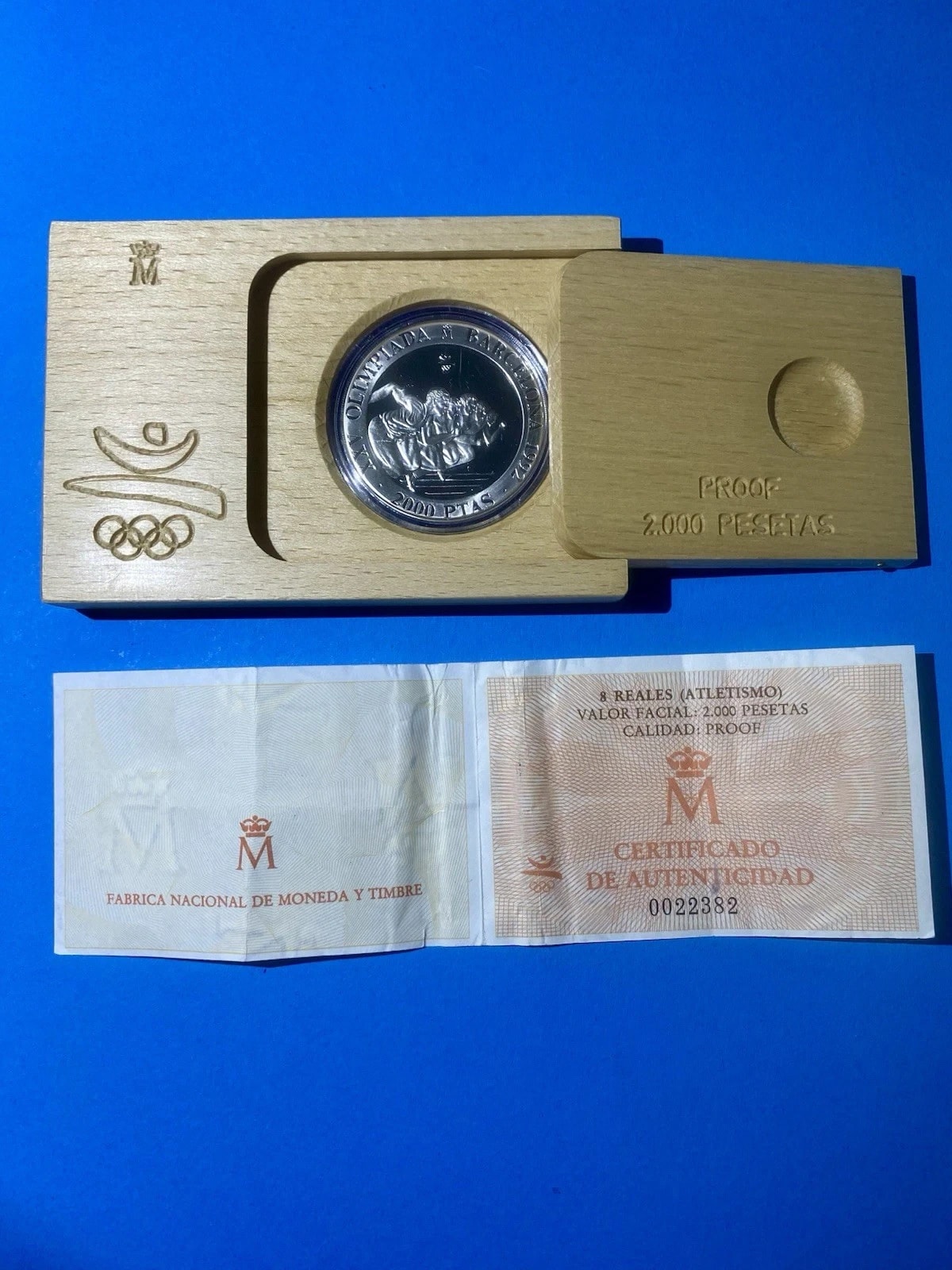 Испания 2000 Песетас 1992 — Серебро 925 — Летние Олимпийские игры, Испания, 1992, серебро, состояние UNC — аверс